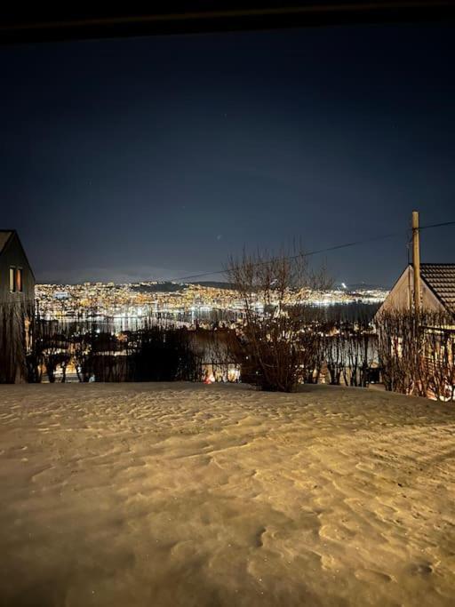 Aurora Apartment Very Close To Cable Car And Sherpatrappa Tromsø Zewnętrze zdjęcie