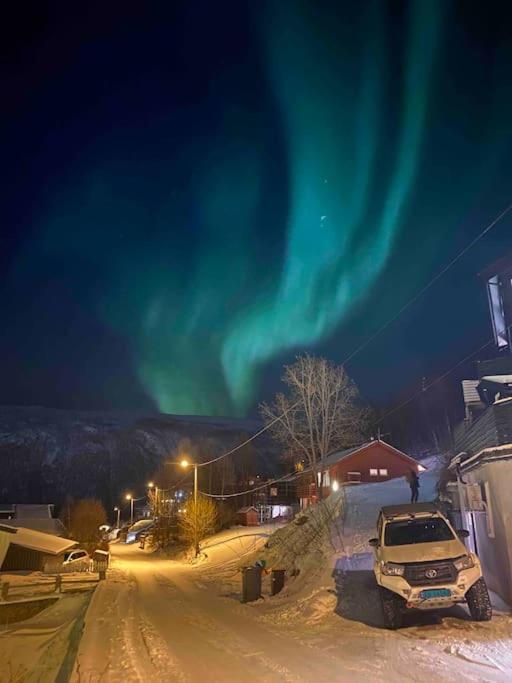 Aurora Apartment Very Close To Cable Car And Sherpatrappa Tromsø Zewnętrze zdjęcie