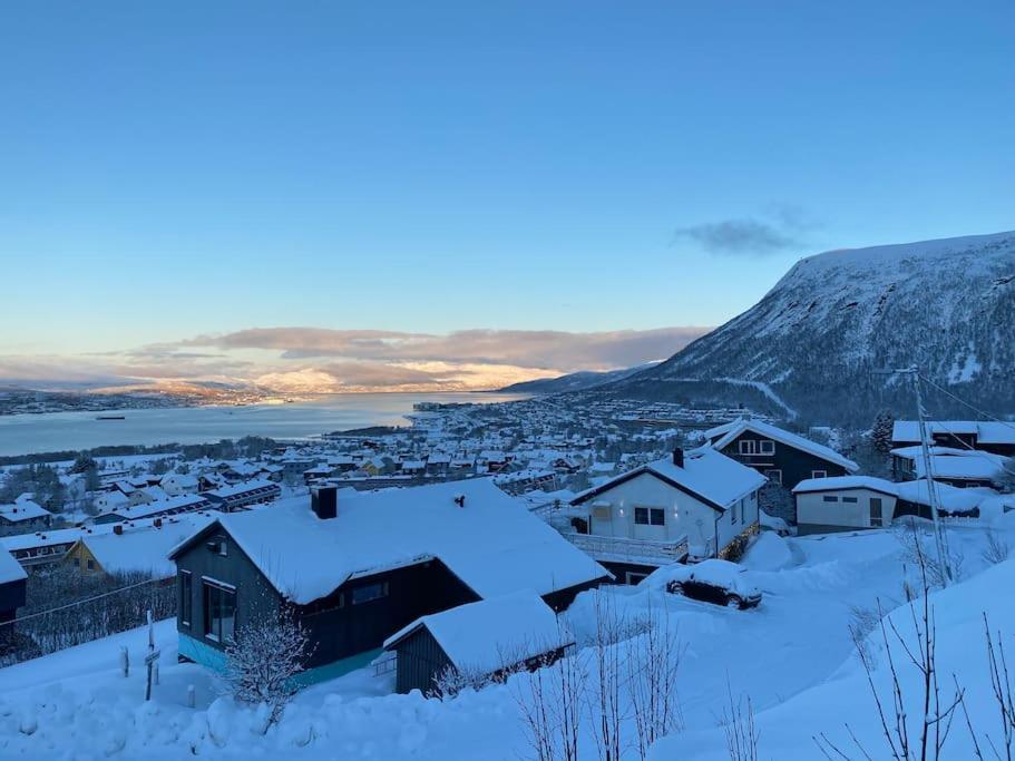 Aurora Apartment Very Close To Cable Car And Sherpatrappa Tromsø Zewnętrze zdjęcie