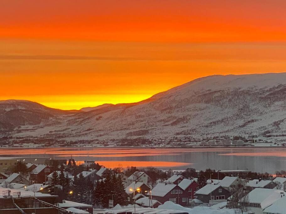 Aurora Apartment Very Close To Cable Car And Sherpatrappa Tromsø Zewnętrze zdjęcie